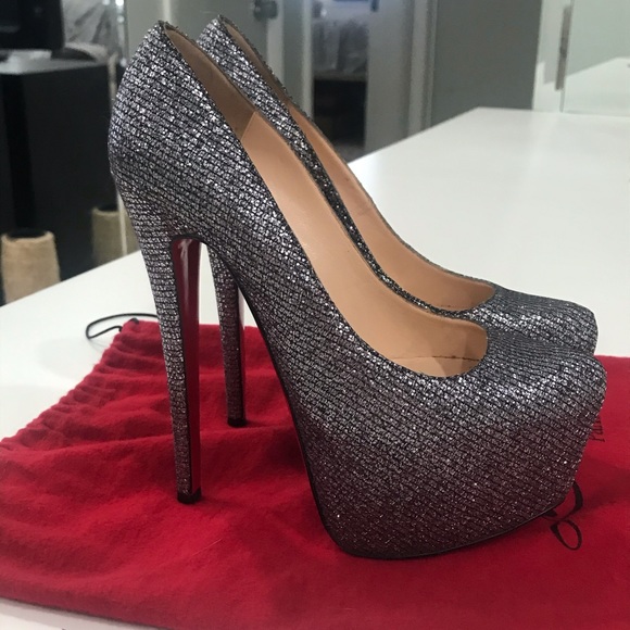 SOLD - Christian louboutin daffodile 35 1/2 - Picture 1 of 8